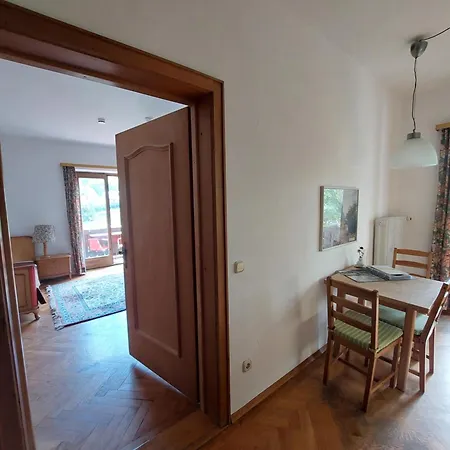 Schoenblick Apartment *