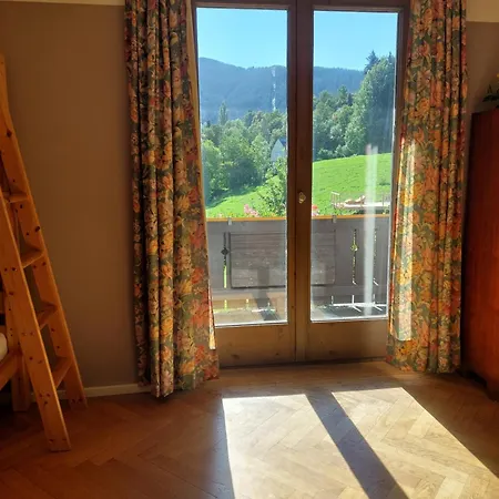Schoenblick Apartment *